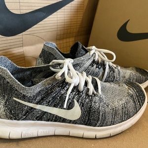 Nike free flyknit 2017 Oreo size 11.5